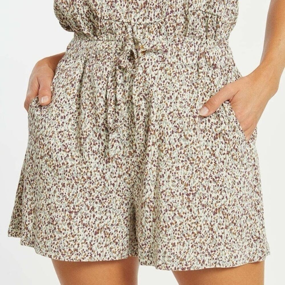 Thread & Supply Floral Breathable Bohemian Modest Lightweight Cottage Shorts L